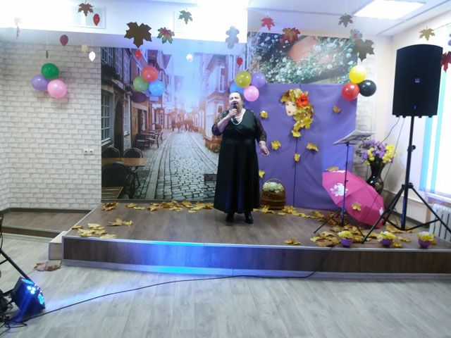 10omnes matres dicata