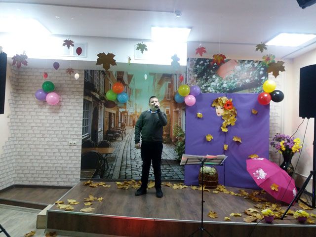 9omnes matres dicata