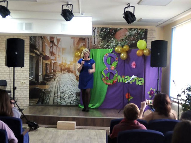 Darite zhenshchinam tsvety2