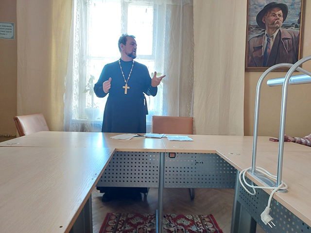 Occurrens cum sacerdote1