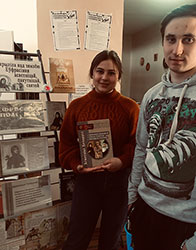 i lik svyatoy nam dushu greyet