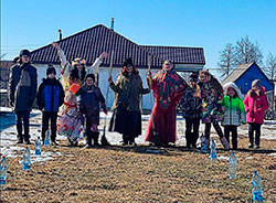 maslenitsa ugoshchay vsem blinochkov podavay