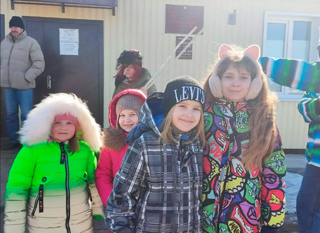 maslenitsa ugoshchay vsem blinochkov podavay1