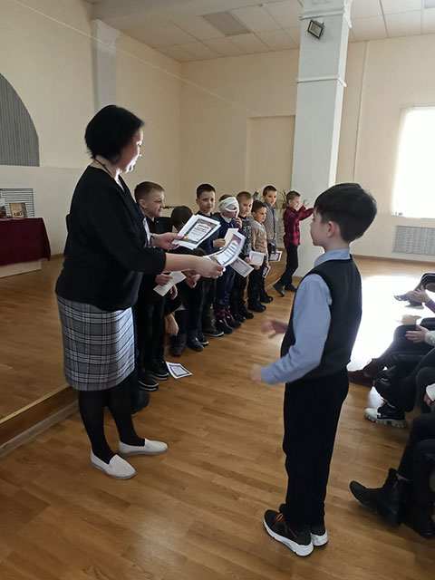 my budushchiye zashchitniki strany8