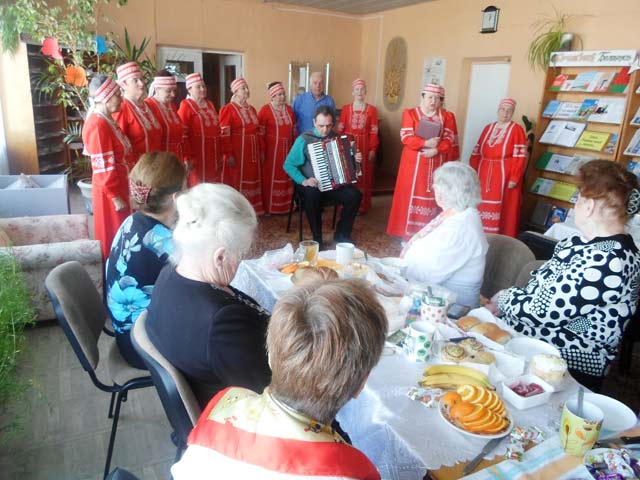 Pesnya obyedinila dva kluba2