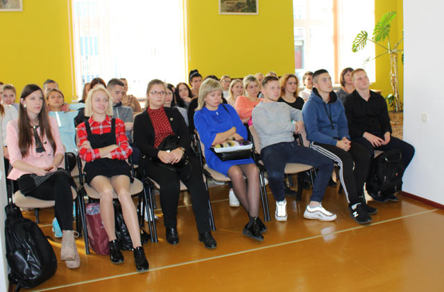 Pisatelnitsa Valeriya Fominova3