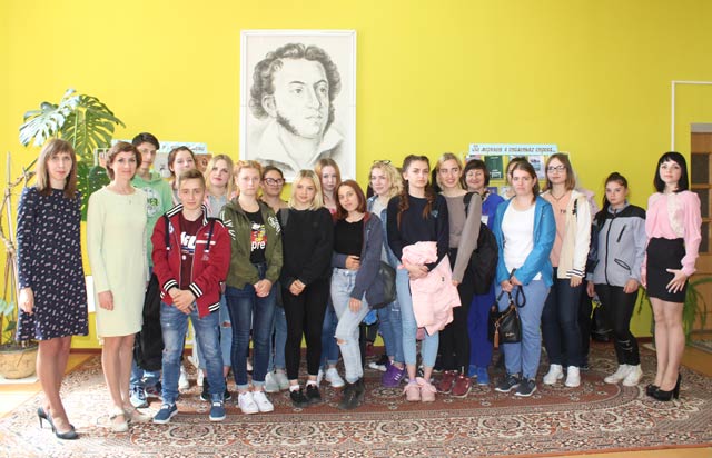 Pushkin On nash poet2018.9