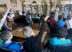 V bibliotekegoryachaya pora