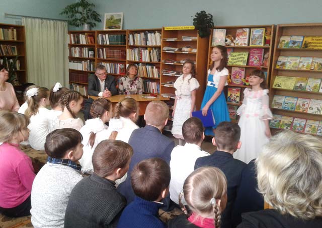 Za kazhdoy stranitsey otkrytiye1