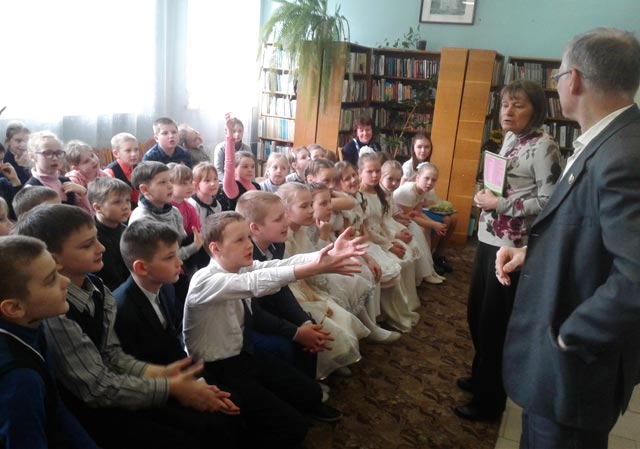 Za kazhdoy stranitsey otkrytiye8