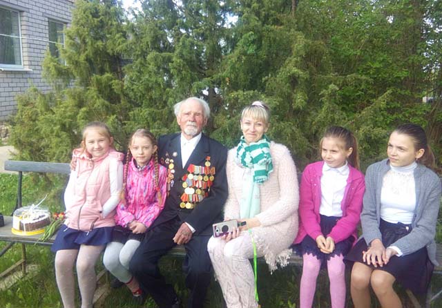 pozdravleniye zemlyakov veteranov na domu4