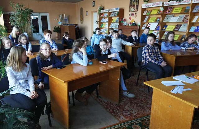 Mesyats mart i den vosmoy1