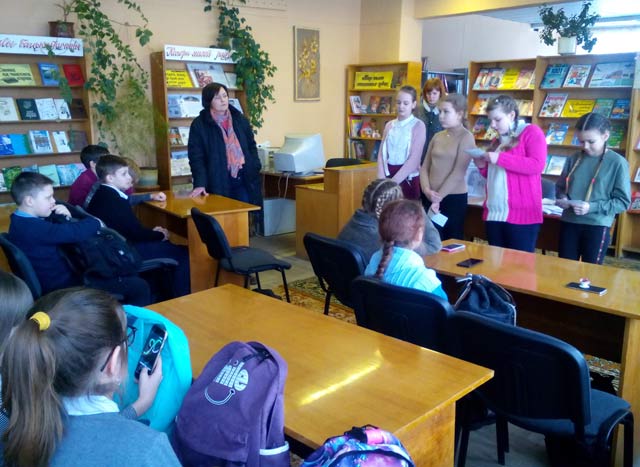 V ikh detstvo vorvalas voyna3