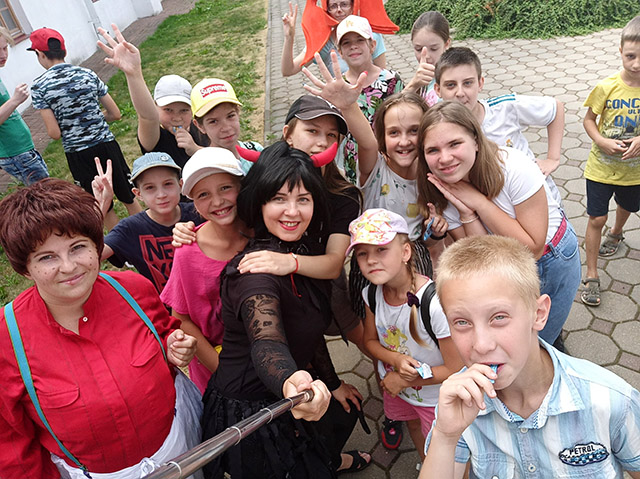 Nuzhno druzhboy dorozhit4