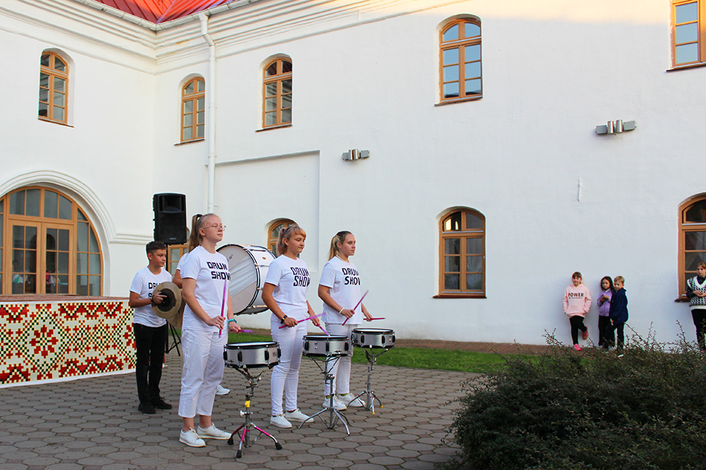 Ulotnyy neskuchnyy vecher40