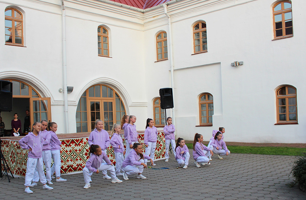 Ulotnyy neskuchnyy vecher43