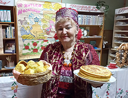 Maslenitsa pyshka na ulitsu vyshla