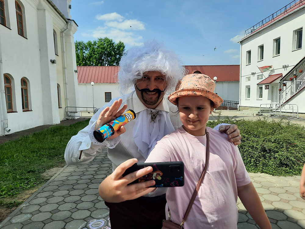 Leto s knigoy interesney18