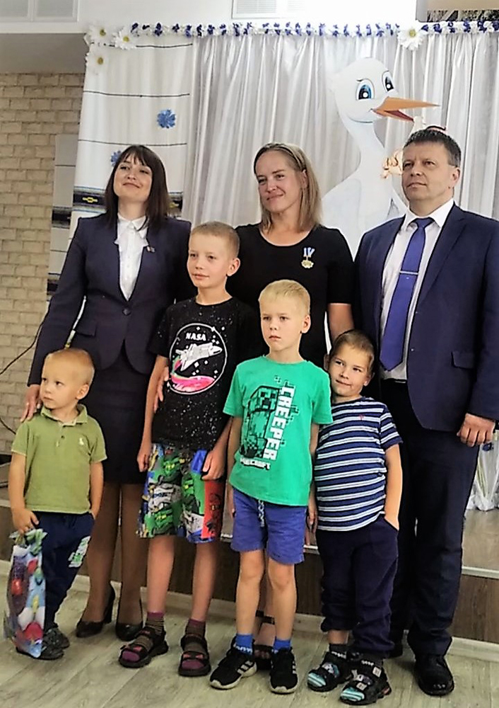 Prazdnichnoye vrucheniye Ordena Materi3