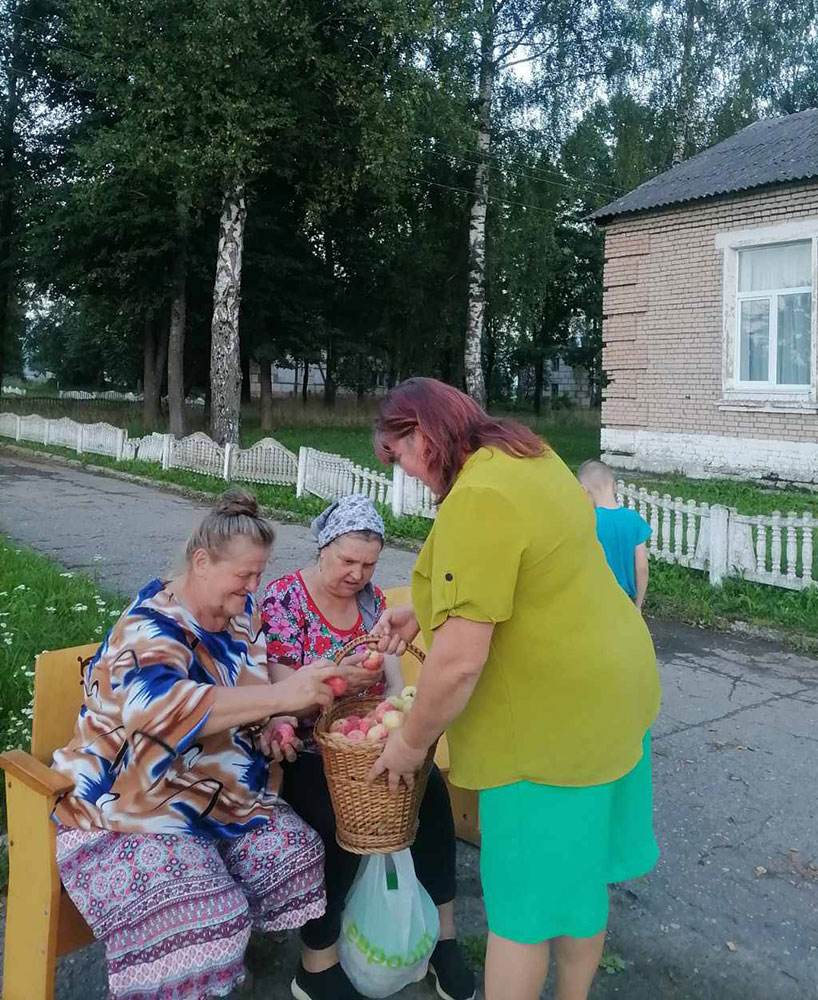 prazdnik trekh spasov4