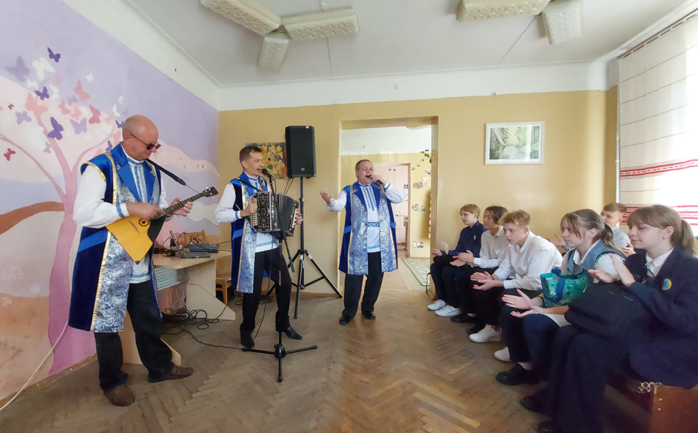 adkryvaju jak sviet nanova bielaruskaje rodnaje slova1