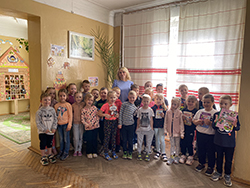 drug mokhnatykh i pernatykh