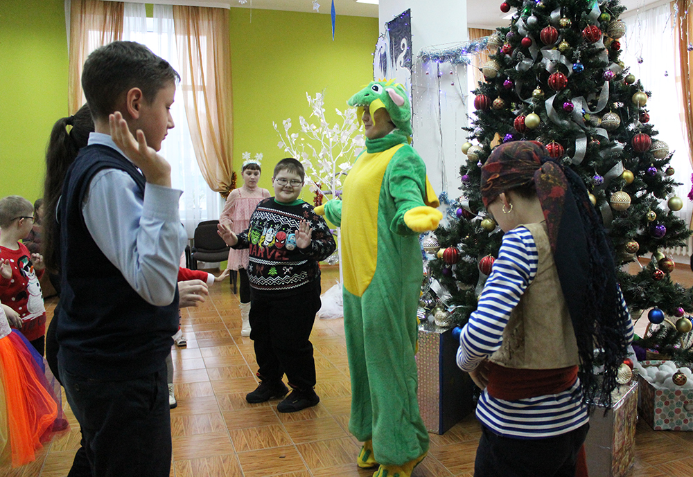 Blagotvoritelnyy utrennik Snezhnaya koroleva 10