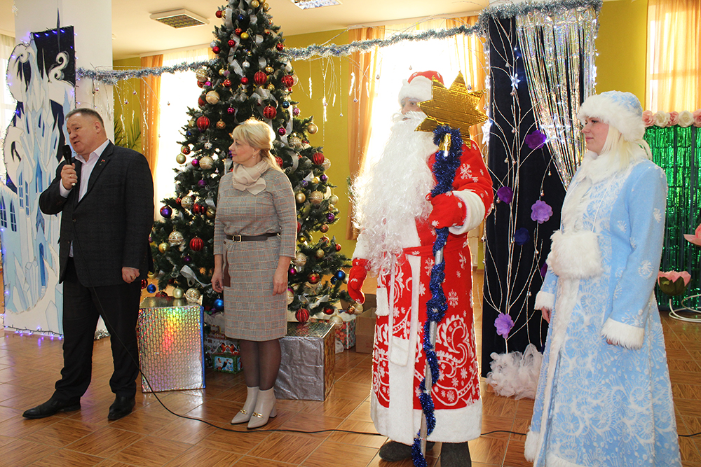 Blagotvoritelnyy utrennik Snezhnaya koroleva 3