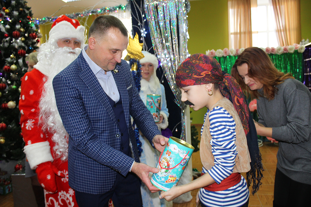 Blagotvoritelnyy utrennik Snezhnaya koroleva 6