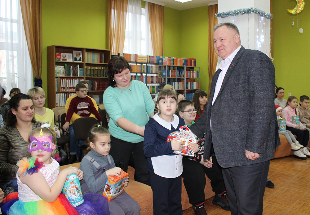 Blagotvoritelnyy utrennik Snezhnaya koroleva 7