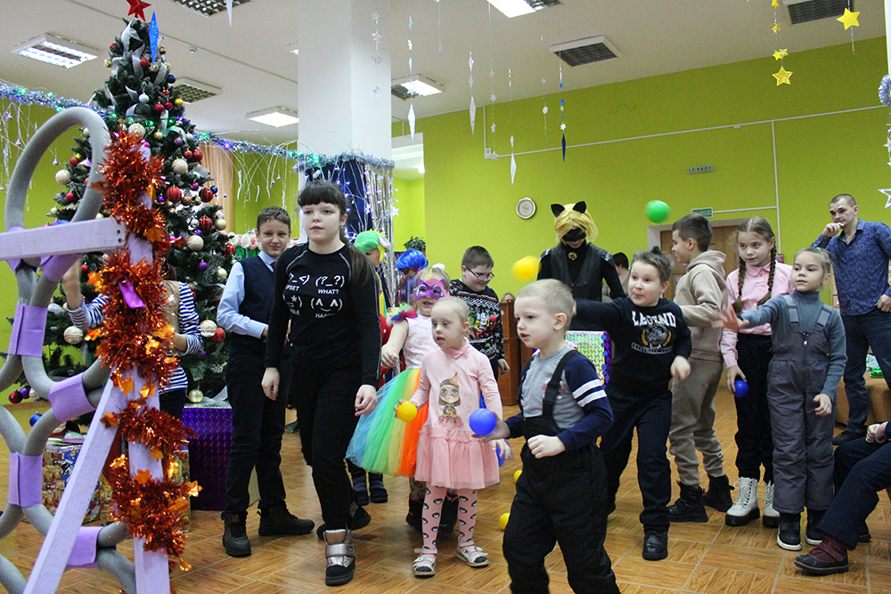 Blagotvoritelnyy utrennik Snezhnaya koroleva 16