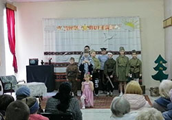 A pesnya khodit na voynu