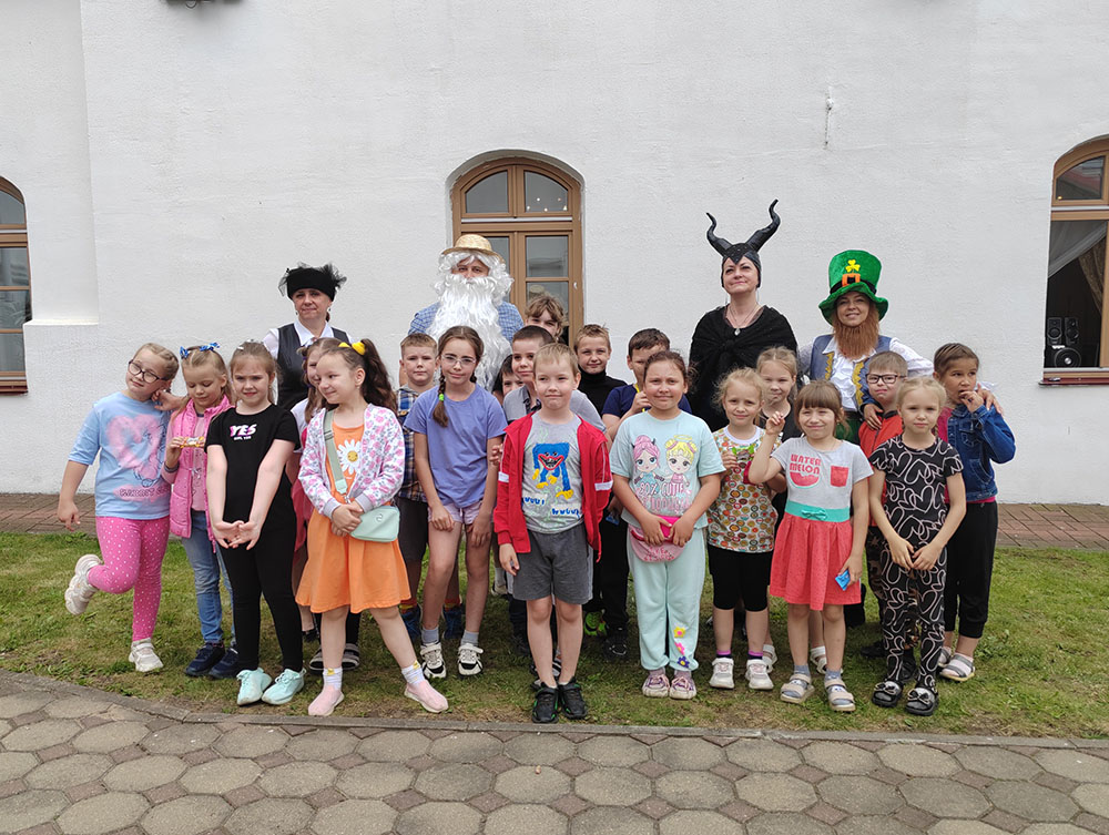 my s druzyami ne skuchayem24