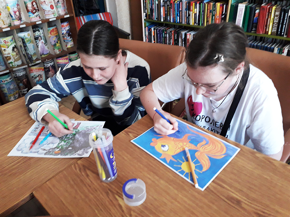 yego pero lyubovyu dyshit1