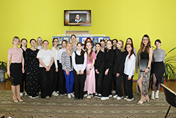 I prodolzhayet zhit v potomkakh vechnyy Pushkin