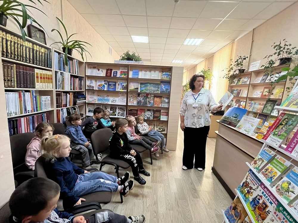 zdes knizhki vystroilis v ryad1