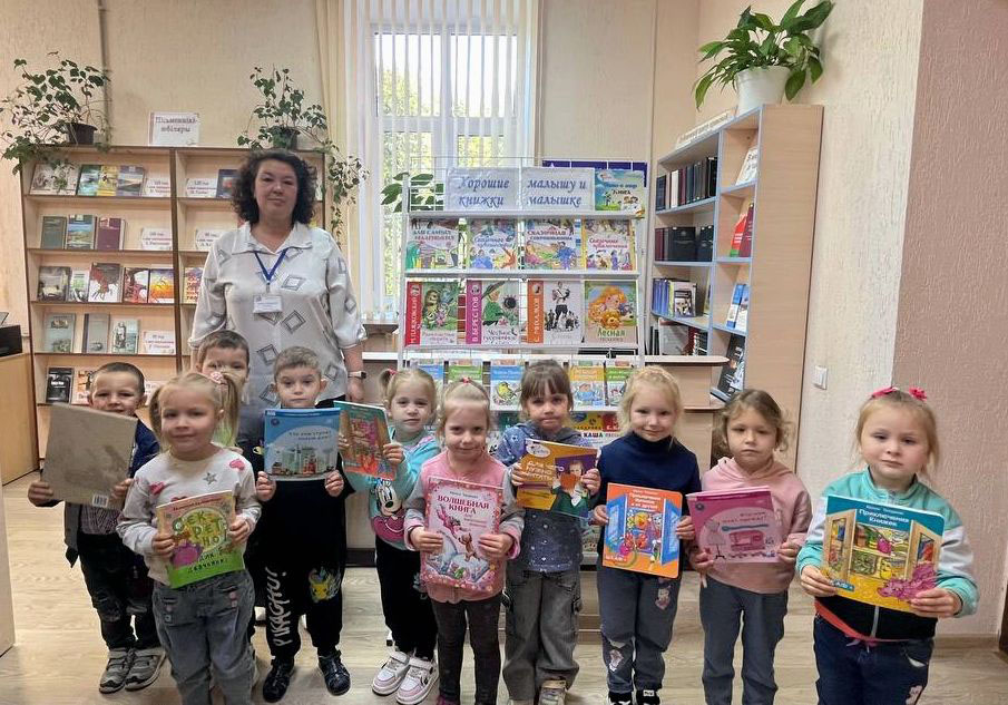 zdes knizhki vystroilis v ryad5