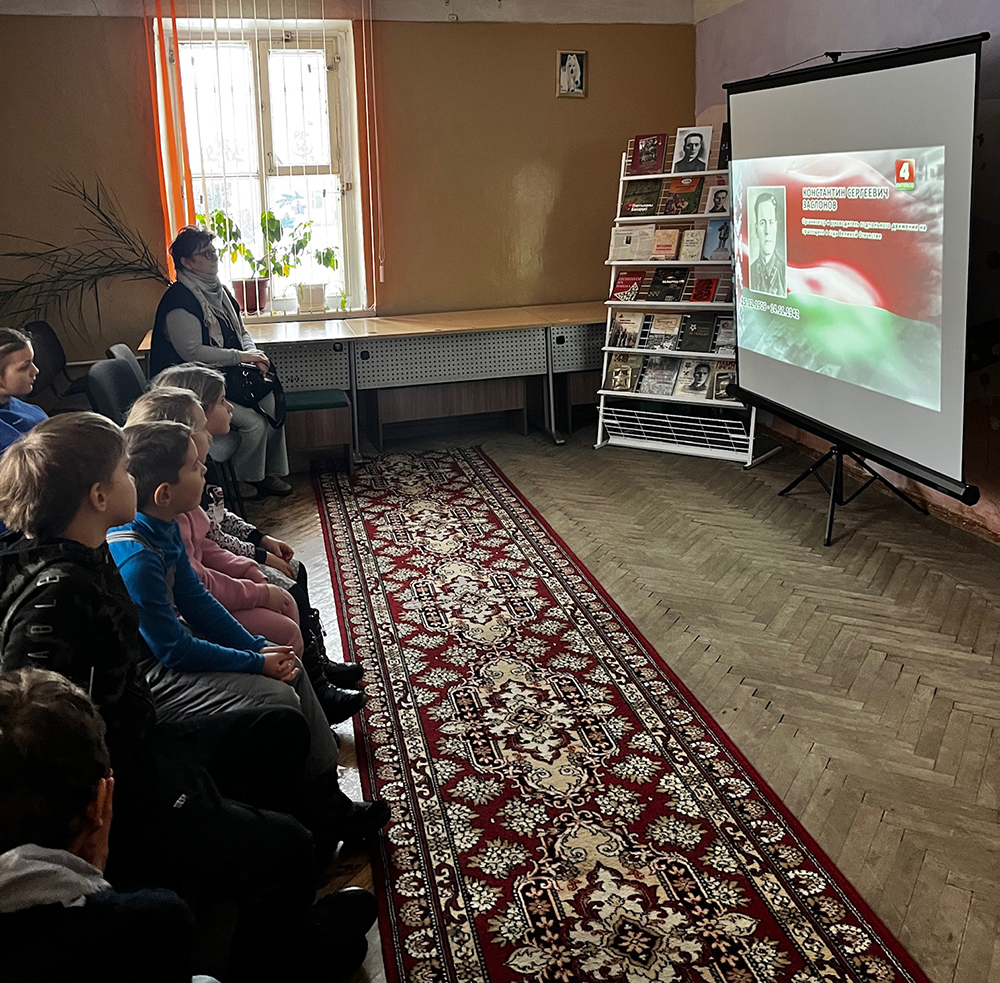 Ukhodili v pokhod partizany3