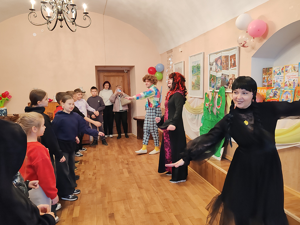 vesennikh krasok karusel11