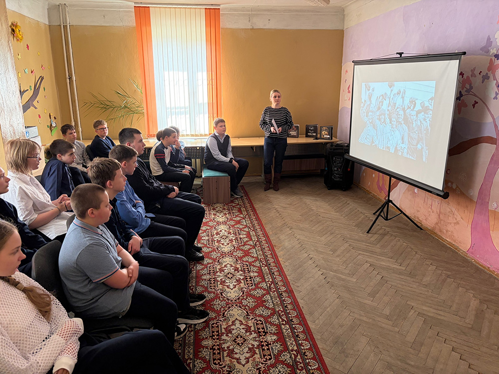 malchik v polosatoy pizhame1