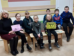 ot ulybki khmuryy den svetley