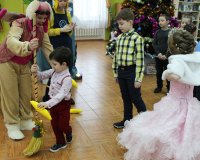 46skay-i-marshal-v-poiskakh-deda-moroza