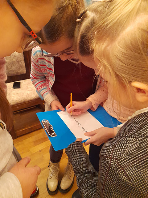 priklyucheniya knigovichka v biblioteke3