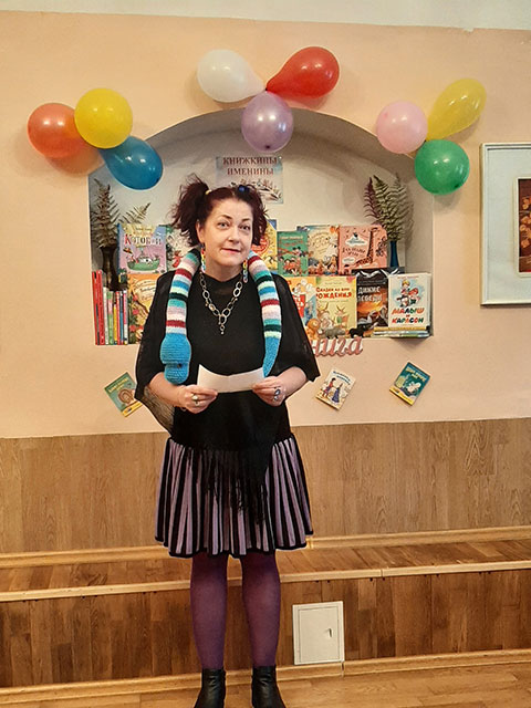 priklyucheniya knigovichka v biblioteke7