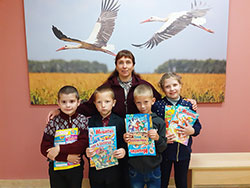 s knigoy budem my druzhit